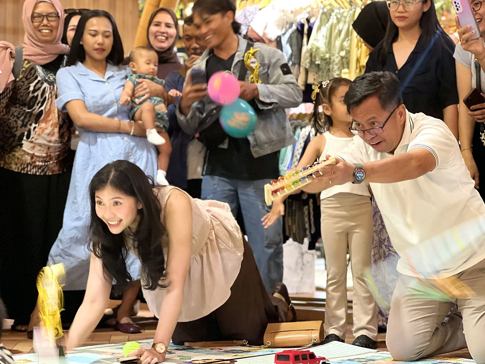 Fun at the competition area – Mom & Baby Festival
